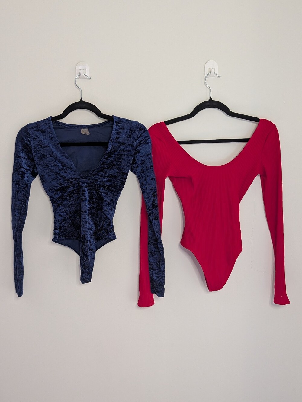 Aritzia Long Sleeve Bodysuit Bundle Size XS - Wilfred + TNA